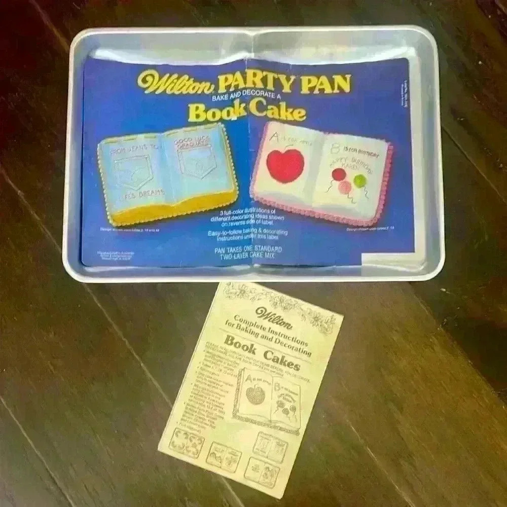 Wilton Book Cake Pan 1977 (Vintage) with instruction booklet